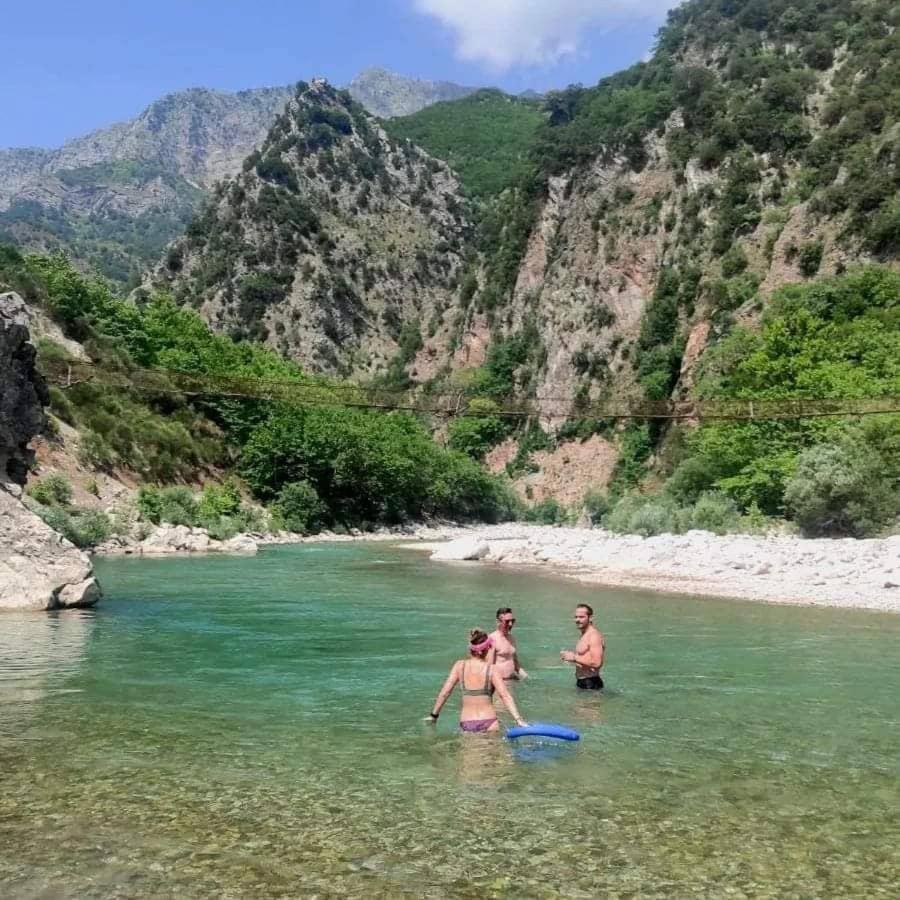 Rouista Tzoumerka Resort Vourgareli Exteriör bild