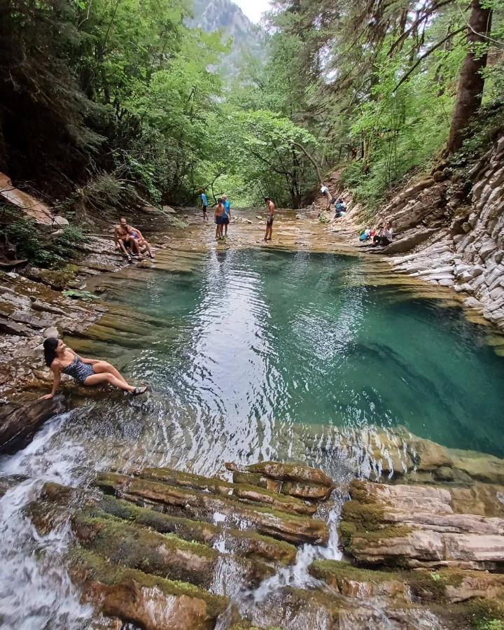Rouista Tzoumerka Resort Vourgareli Exteriör bild