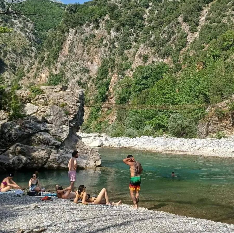 Rouista Tzoumerka Resort Vourgareli Exteriör bild
