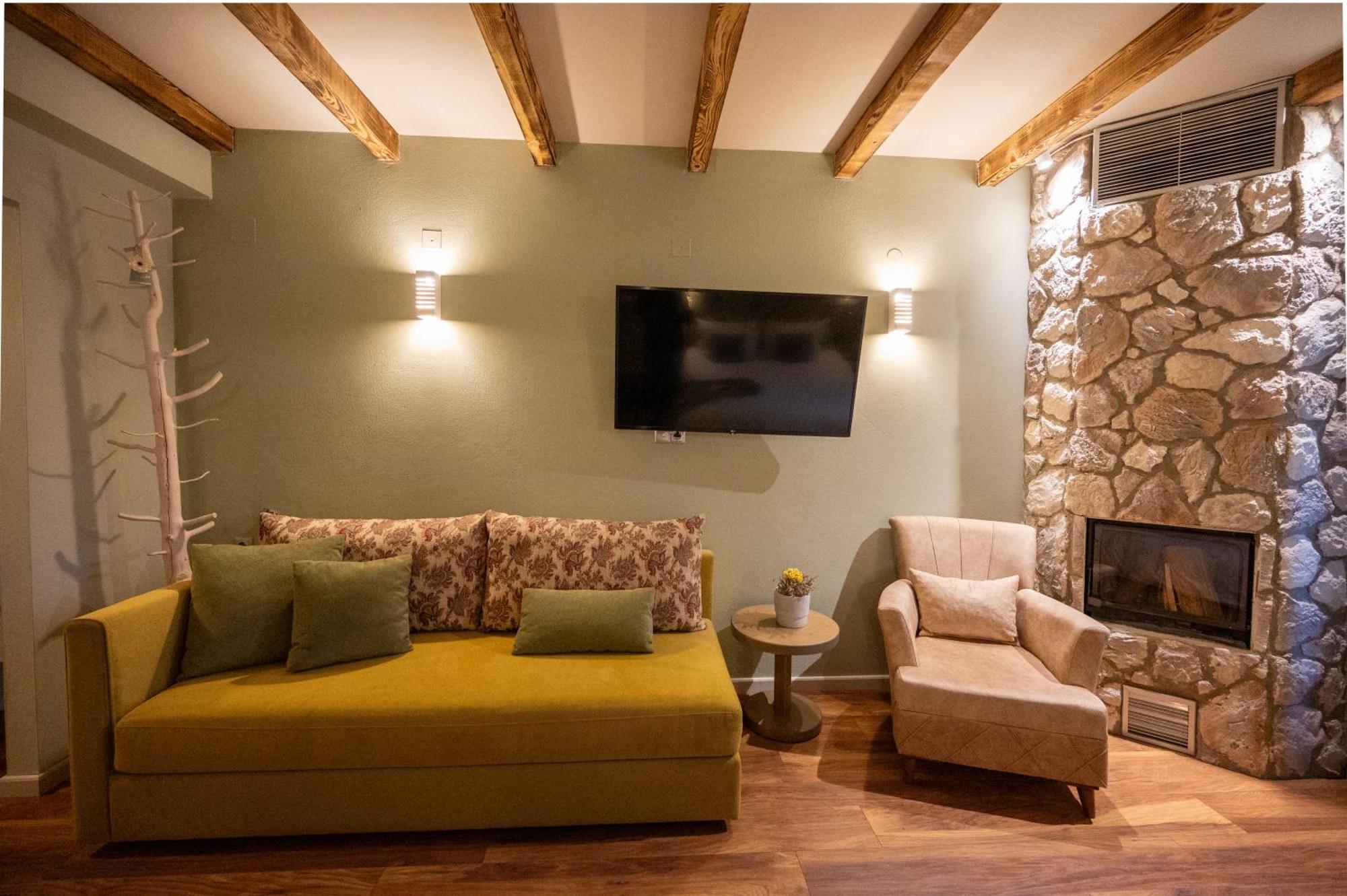 Rouista Tzoumerka Resort Vourgareli Exteriör bild